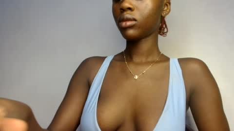 petitgirl88 online show from August 13, 9:23 am