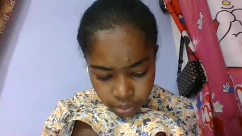 phania185885 online show from August 7, 5:40 am