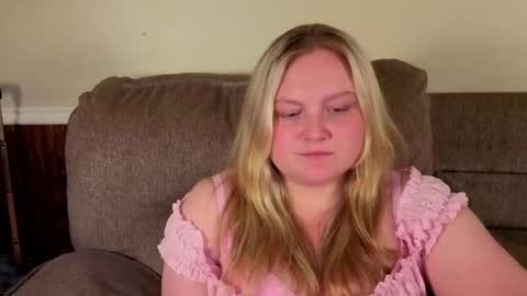 PhatAssBlond online show from August 4, 10:40 pm