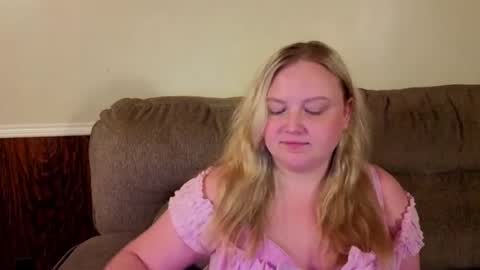 PhatAssBlond online show from August 15, 9:30 pm