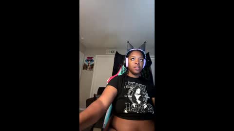 Destiny Adams online show from June 11, 10:10 am