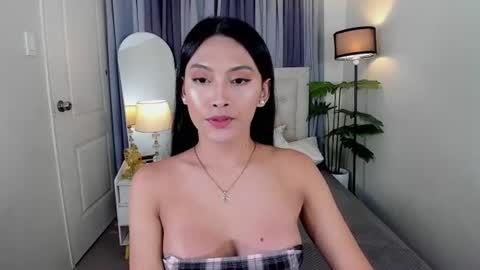 phenomenal_ivy online show from August 18, 12:55 pm