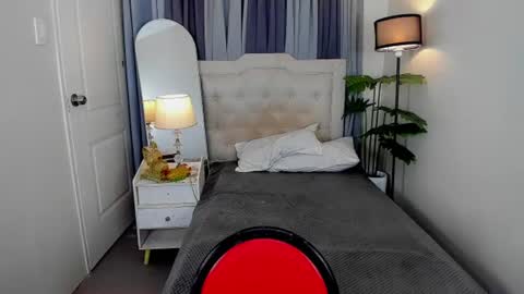 phenomenal_ivy online show from August 18, 3:07 pm