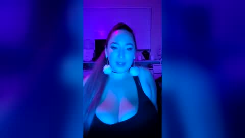 phoenixpowers online show from August 12, 4:15 am