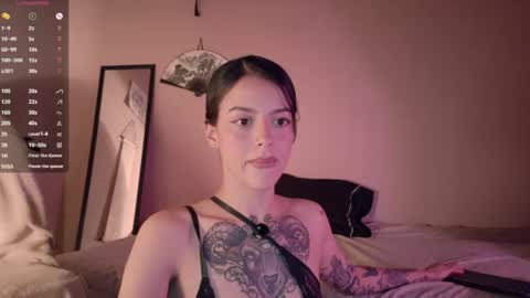 phoenixx_x online show from August 8, 9:59 pm