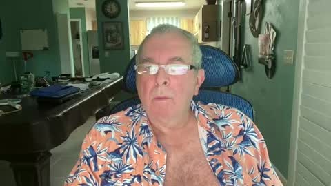 photobilly22 online show from August 5, 3:43 pm