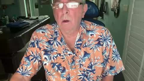 photobilly22 online show from August 5, 9:46 pm