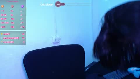phylavell_ online show from August 9, 6:25 am