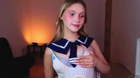 Adeline online show from August 11, 8:38 am