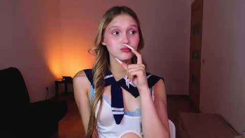 Adeline online show from August 11, 9:44 am