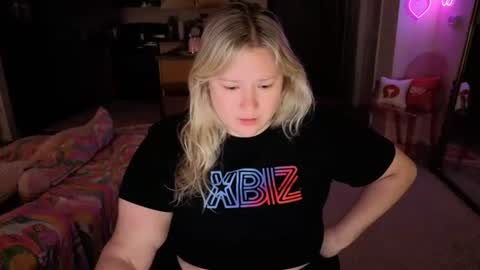 Piggy Rose online show from August 4, 3:25 am