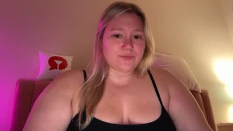 Piggy Rose online show from August 14, 3:10 am