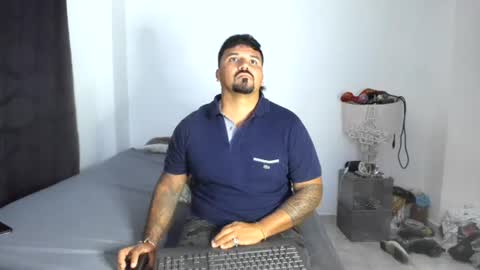 pikoro_gomez online show from August 4, 12:07 am