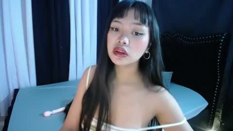 dee online show from June 24, 9:39 pm