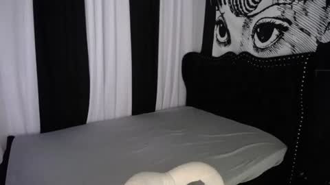 dee online show from July 2, 4:35 am
