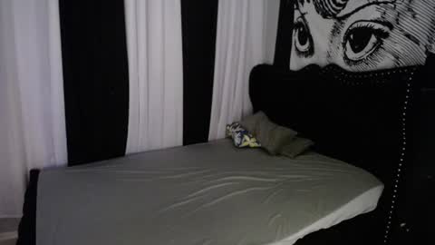 dee online show from July 27, 6:19 am