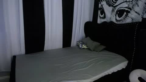 dee online show from July 27, 9:59 am