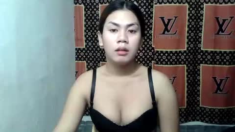 pinayloving_bella online show from August 7, 7:19 am