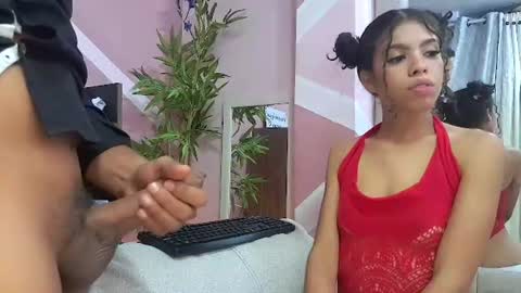 pineappleflipped online show from August 13, 8:50 am