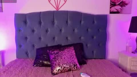 pink_as online show from August 13, 12:41 pm