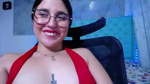 pink_fox03 online show from August 12, 8:44 pm