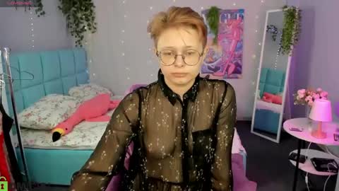 Pink Freya online show from August 15, 3:21 am