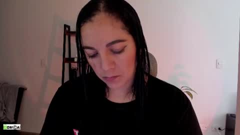 Ellie  online show from August 3, 7:43 pm