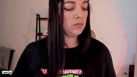 Ellie  online show from August 3, 8:49 pm