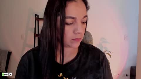 Ellie  online show from August 4, 1:19 pm