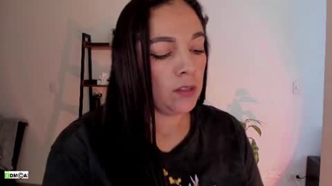 Ellie  online show from August 4, 3:31 pm