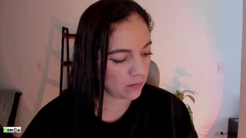 Ellie  online show from August 5, 1:09 pm
