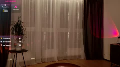 Eva online show from June 20, 8:31 pm