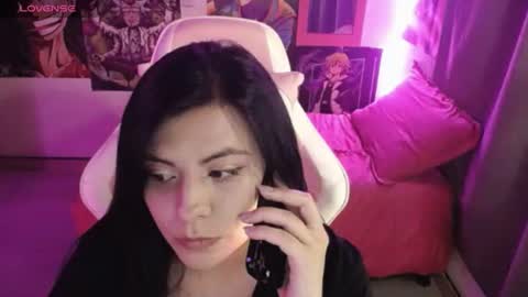 pink_yuii online show from August 12, 12:24 am