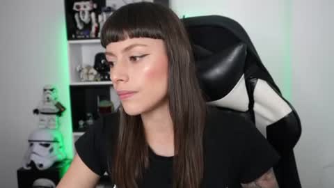 Emily online show from August 1, 6:14 pm