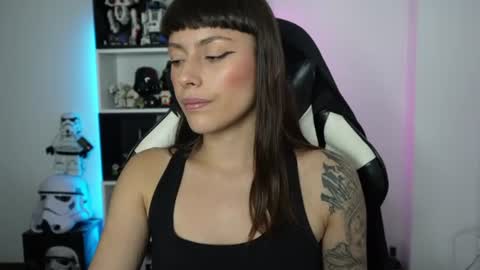 Emily online show from August 3, 7:32 pm
