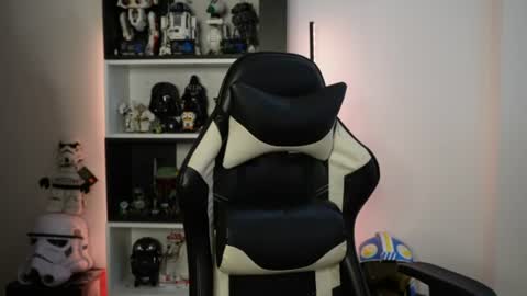 Emily online show from August 6, 7:57 pm