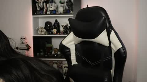 Emily online show from August 6, 10:09 pm