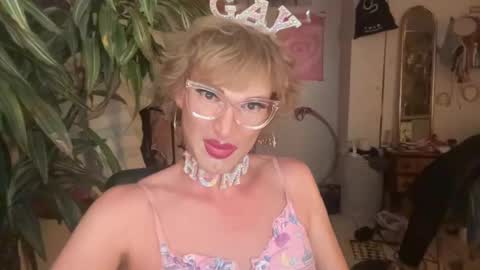 pinkfag online show from July 2, 3:35 pm