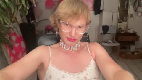 pinkfag online show from July 12, 1:50 pm