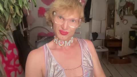 pinkfag online show from July 12, 2:56 pm