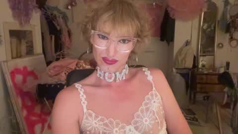 pinkfag online show from August 4, 5:43 pm