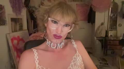 pinkfag online show from August 4, 7:55 pm