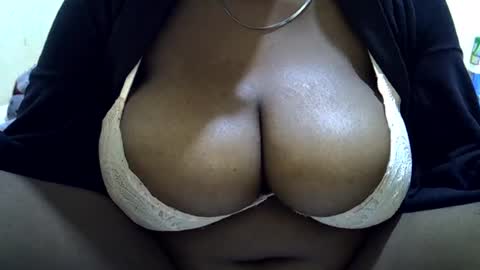 Kim20 online show from August 3, 1:51 pm