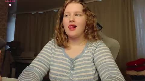 pinkiep1e online show from July 12, 1:39 pm