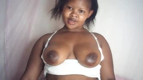 pinkkitty001 online show from August 3, 7:15 am