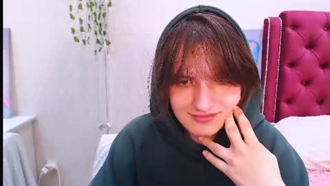 pinkserenity_ online show from August 13, 9:56 am
