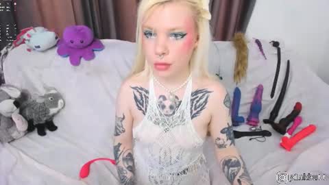 Helen online show from August 13, 11:02 am