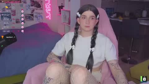 pinkvenom_ online show from July 16, 3:35 pm