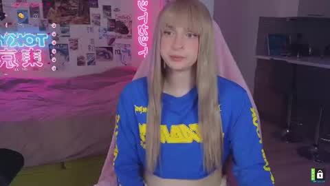 pinkvenom_ online show from August 14, 1:48 pm