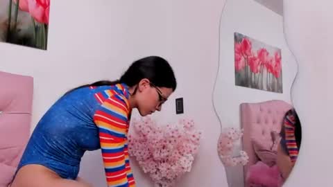 pinky_f00x online show from July 31, 1:56 am